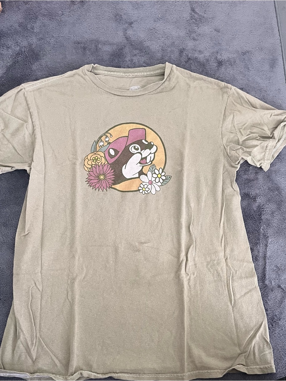 Buc-ees Vintage Style Life is Short Graphic Short Sleeve Tee